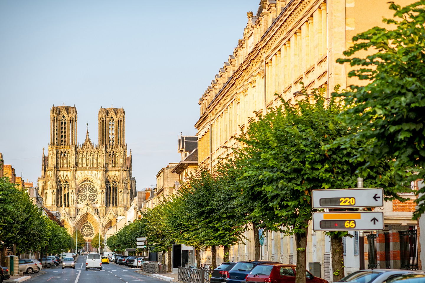 travel from disneyland to reims