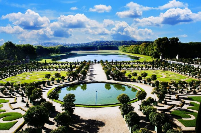 Exclusive Tour-Gardens Of the France from Paris